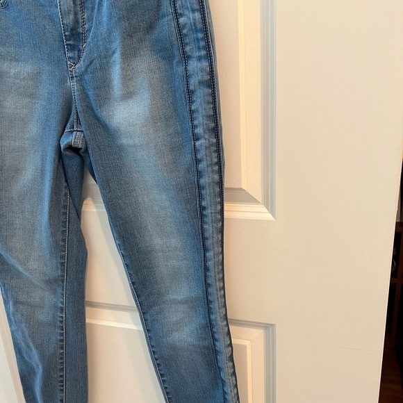 Martha Stewart Jeans Size 2P - Picture 5 of 14